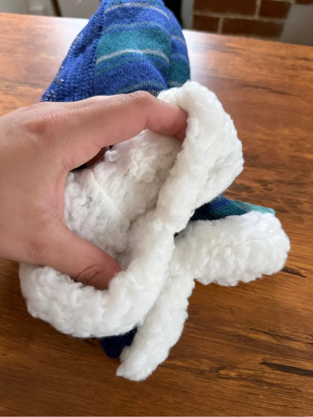 MUK LUK Cozy Blue Fleece-Lined Slipper Socks - Aloe-Infused Comfort NEW